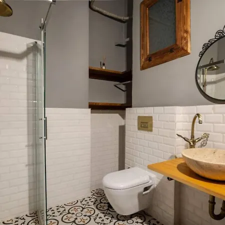 Grand Historic 3bd2bath Galata Tower Pad! #408 Стамбул