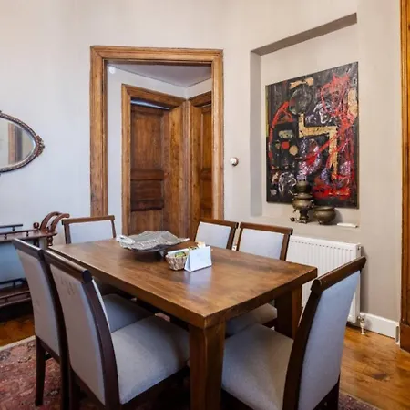 Grand Historic 3bd2bath Galata Tower Pad! #408 * イスタンブール
