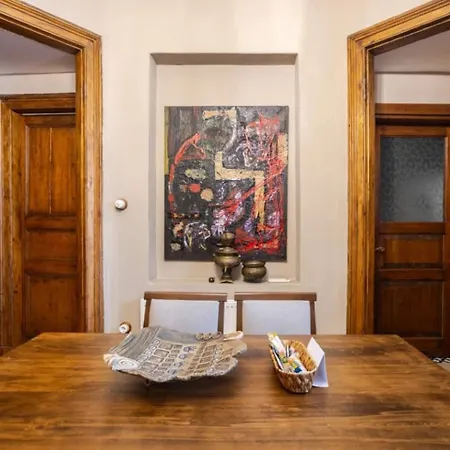 Grand Historic 3bd2bath Galata Tower Pad! #408 דירה איסטמבול