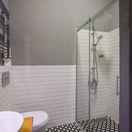 Grand Historic 3bd2bath Galata Tower Pad! #408