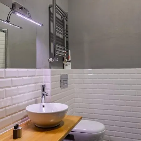 Grand Historic 3bd2bath Galata Tower Pad! #408 *