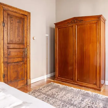 Grand Historic 3bd2bath Galata Tower Pad! #408 アパート イスタンブール