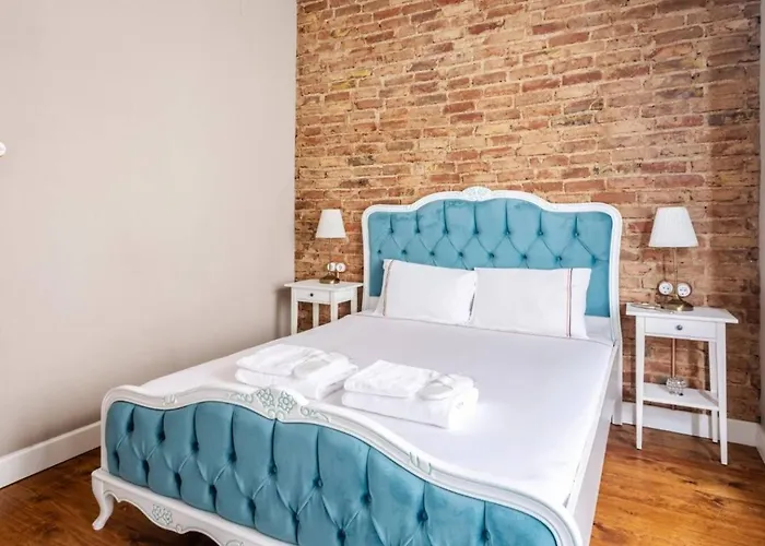 Grand Historic 3bd2bath Galata Tower Pad! #408 * Stambuł